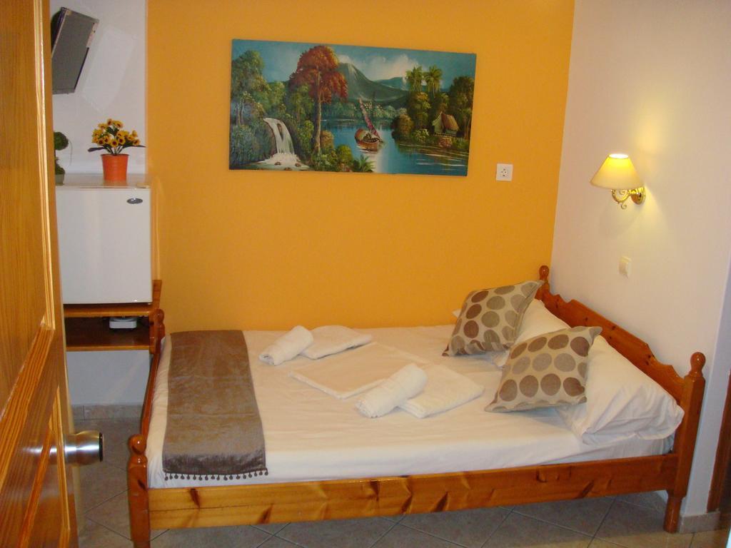 Boussetil Rooms Capanmat Tinos Екстер'єр фото