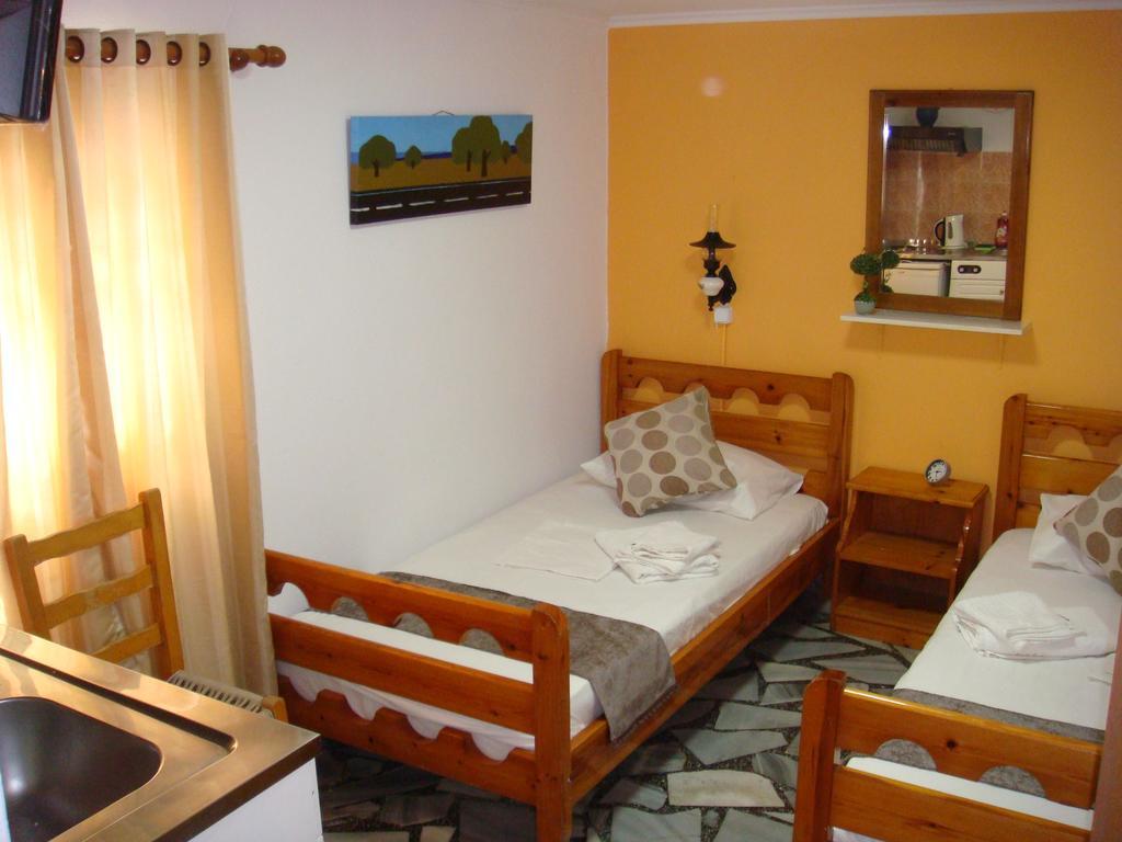 Boussetil Rooms Capanmat Tinos Екстер'єр фото